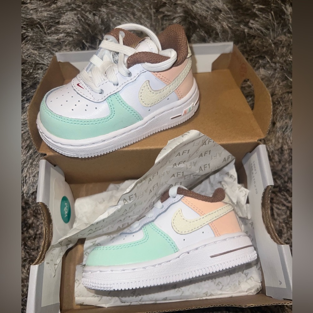 Air Force 1 LV8. Never Worn. 3c